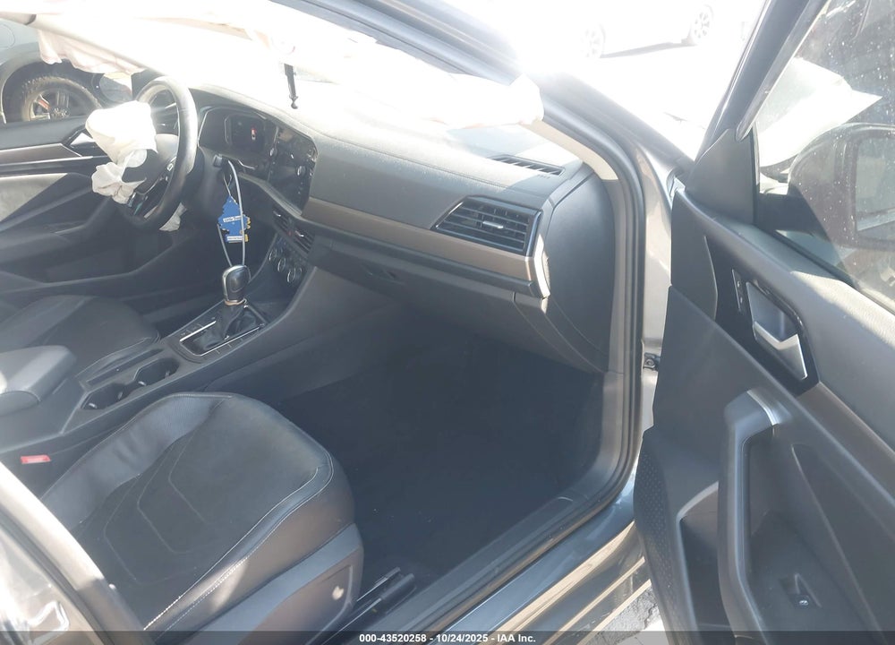 2019 VOLKSWAGEN JETTA 1.4T SEL PREMIUM VIN: 3VWG57BU5KM166049