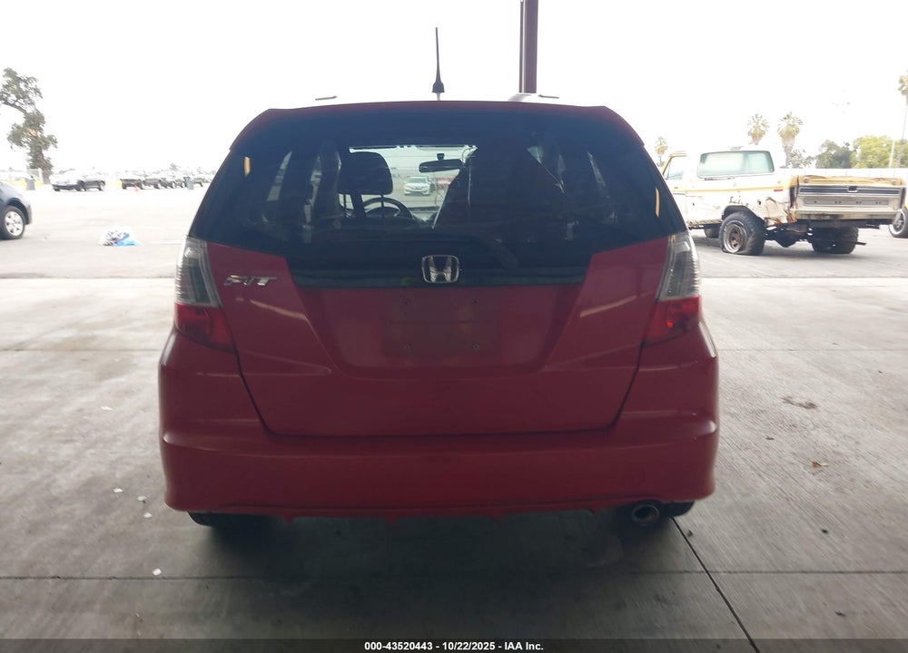 2013 HONDA FIT SPORT VIN: JHMGE8H58DC063168