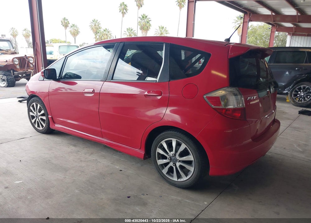 2013 HONDA FIT SPORT VIN: JHMGE8H58DC063168