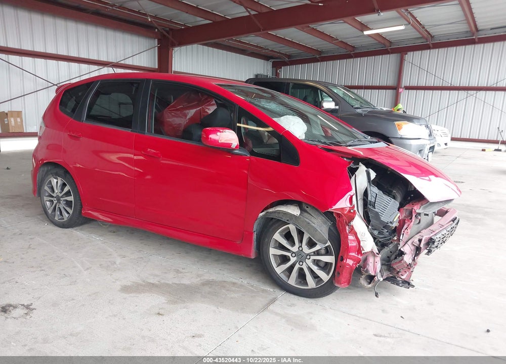 2013 HONDA FIT SPORT VIN: JHMGE8H58DC063168