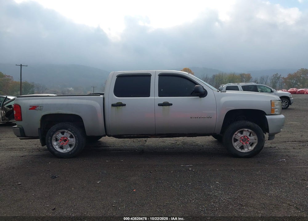 2010 CHEVROLET SILVERADO 1500 LT VIN: 3GCRKSE37AG114302