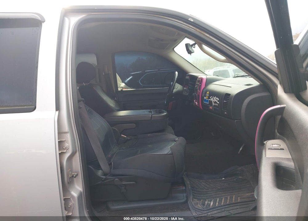 2010 CHEVROLET SILVERADO 1500 LT VIN: 3GCRKSE37AG114302