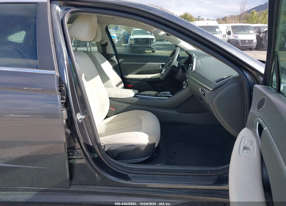 2022 HYUNDAI SONATA VIN: KMHL64JA5NA174167