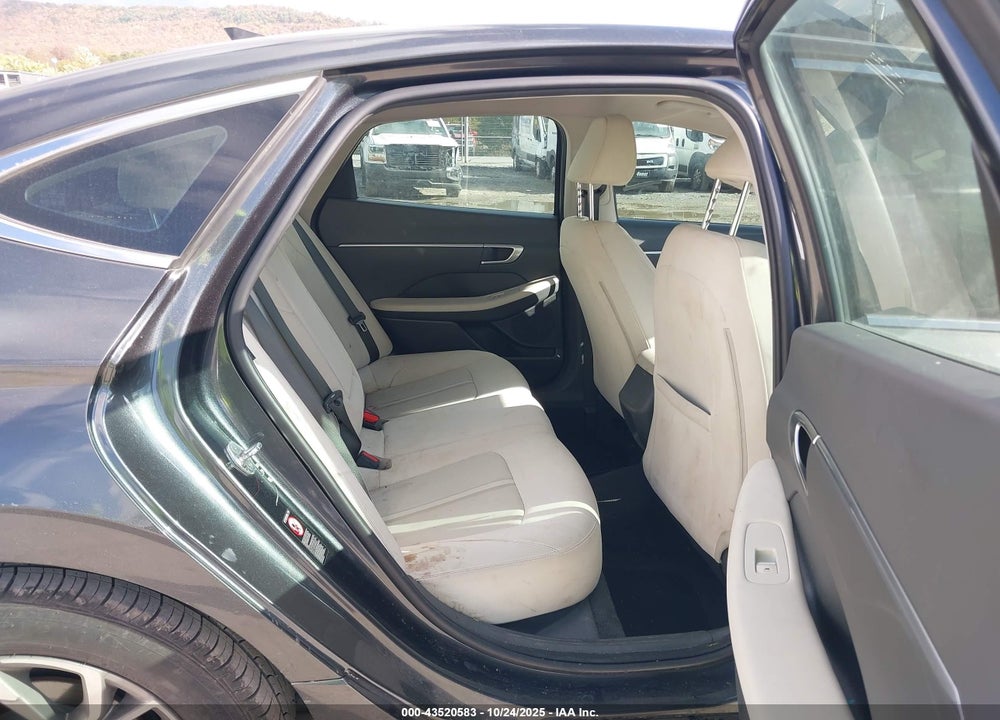 2022 HYUNDAI SONATA VIN: KMHL64JA5NA174167