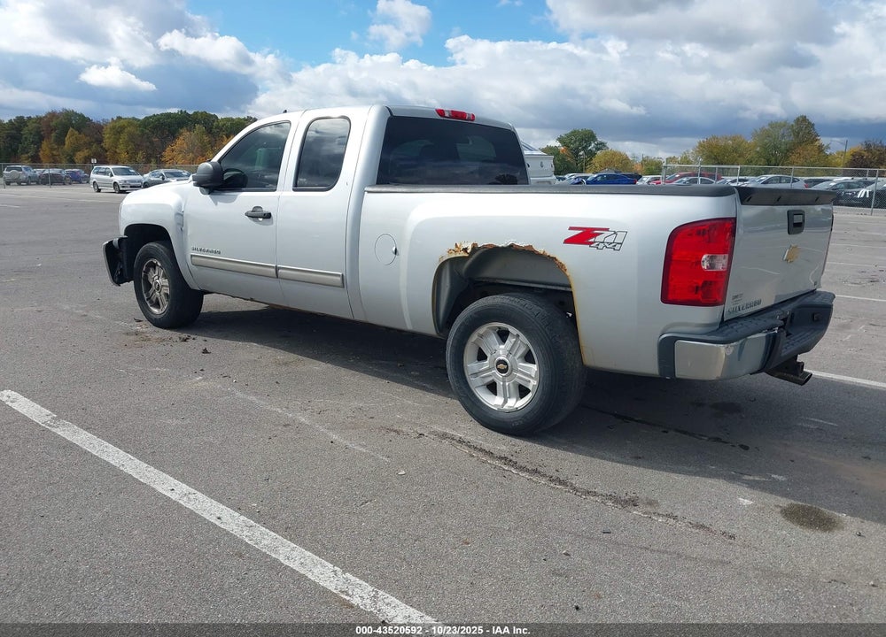 2013 CHEVROLET SILVERADO 1500 LT VIN: 1GCRKSE77DZ172384