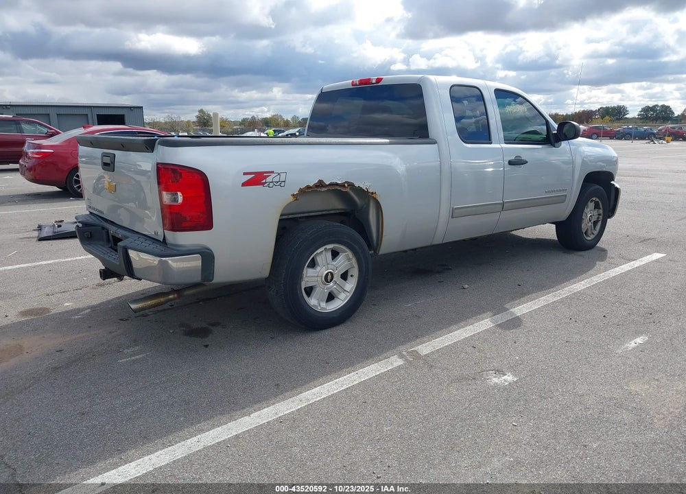 2013 CHEVROLET SILVERADO 1500 LT VIN: 1GCRKSE77DZ172384