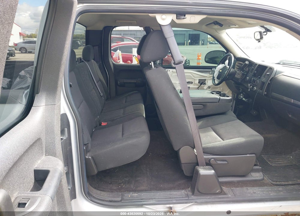 2013 CHEVROLET SILVERADO 1500 LT VIN: 1GCRKSE77DZ172384