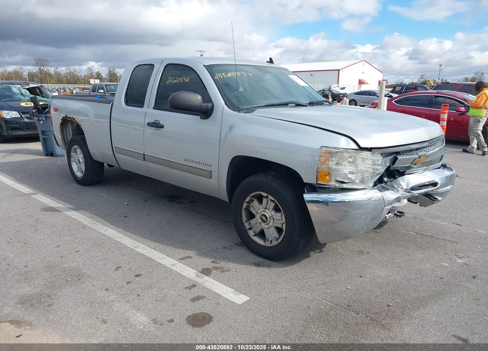 2013 CHEVROLET SILVERADO 1500 LT VIN: 1GCRKSE77DZ172384