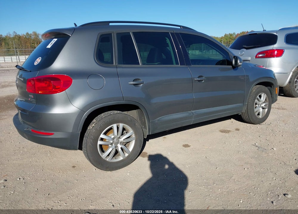 2016 VOLKSWAGEN TIGUAN S VIN: WVGBV7AX4GW028594