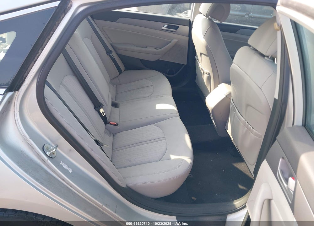 2017 HYUNDAI SONATA HYBRID VIN: KMHE24L1XHA056864
