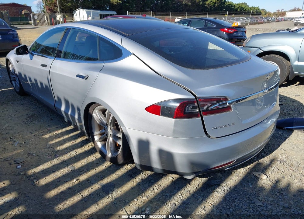 2013 TESLA MODEL S VIN: 5YJSA1CN8DFP16039