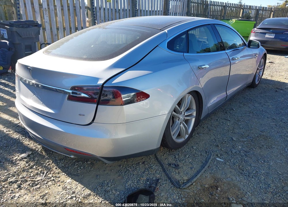 2013 TESLA MODEL S VIN: 5YJSA1CN8DFP16039
