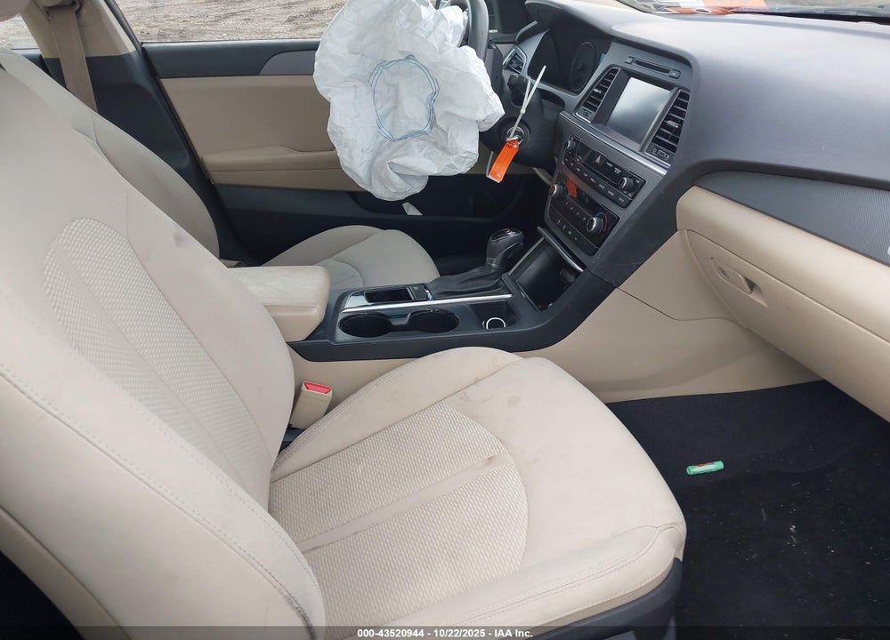 2016 HYUNDAI SONATA VIN: 5NPE24AF0GH318949