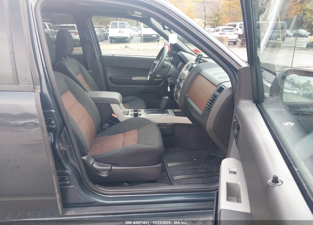 2008 FORD ESCAPE VIN: 1FMCU93108KB76357