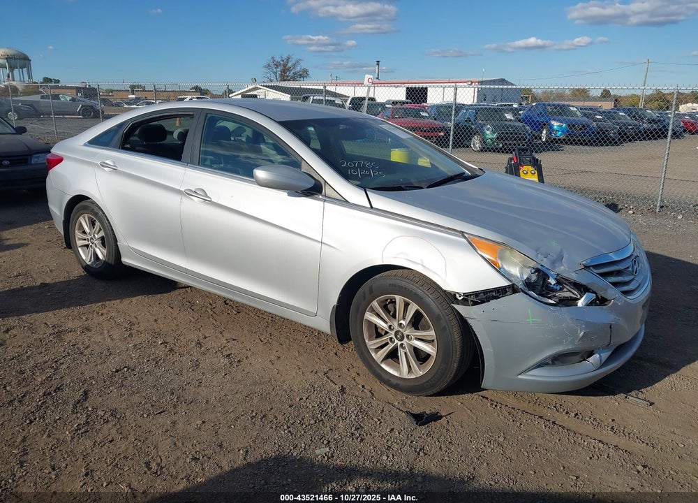 2013 HYUNDAI SONATA GLS VIN: 5NPEB4AC4DH520016