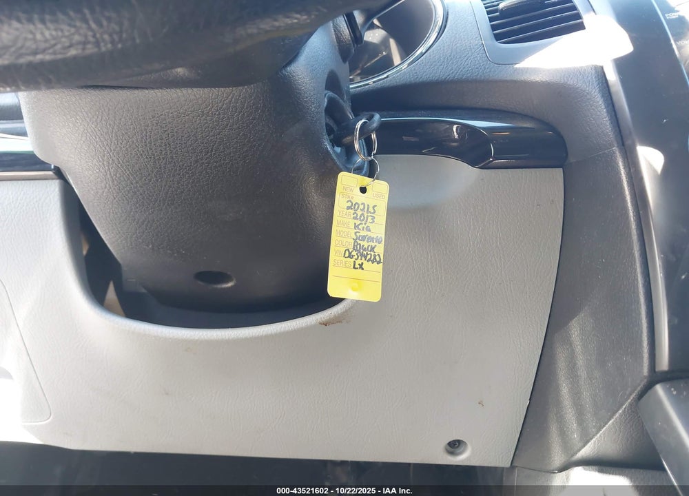 2013 KIA SORENTO LX VIN: 5XYKT3A65DG344282