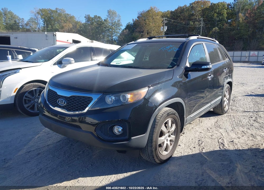 2013 KIA SORENTO LX VIN: 5XYKT3A65DG344282