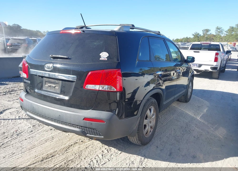 2013 KIA SORENTO LX VIN: 5XYKT3A65DG344282