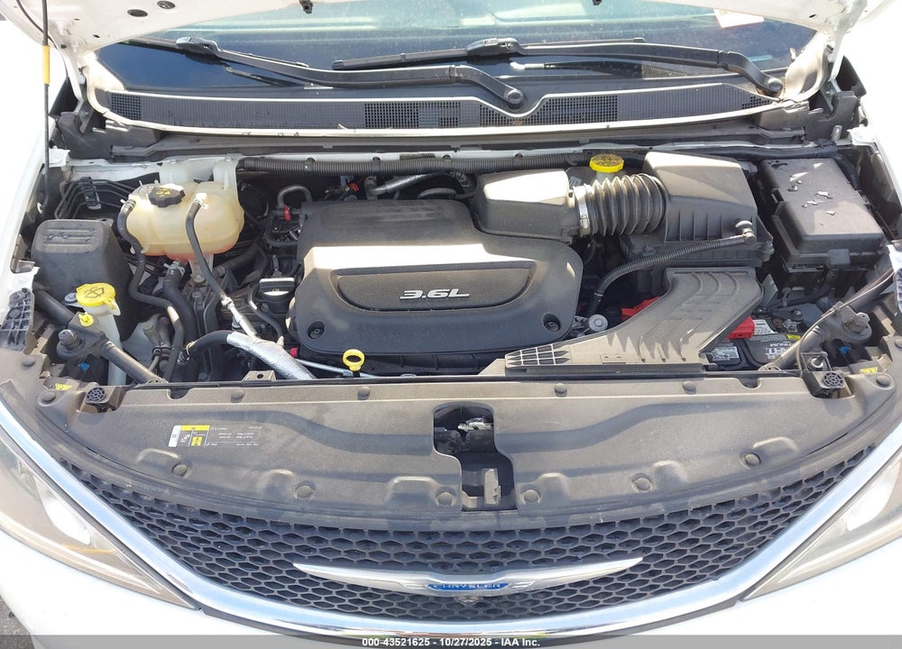 2018 CHRYSLER PACIFICA LIMITED VIN: 2C4RC1GG5JR117703