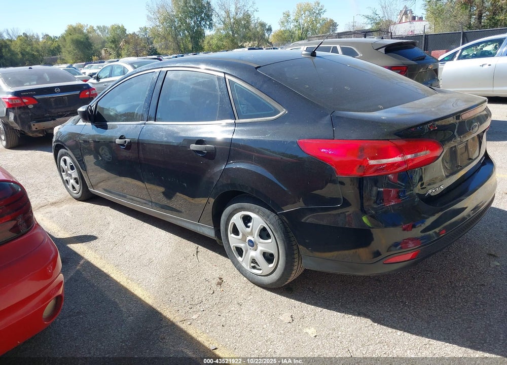 2016 FORD FOCUS VIN: 1FADP3E27GL404081