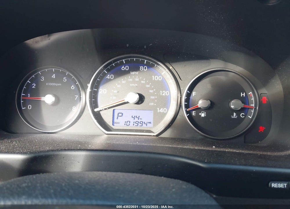 2011 HYUNDAI SANTA FE GLS VIN: 5XYZGDAB1BG011385