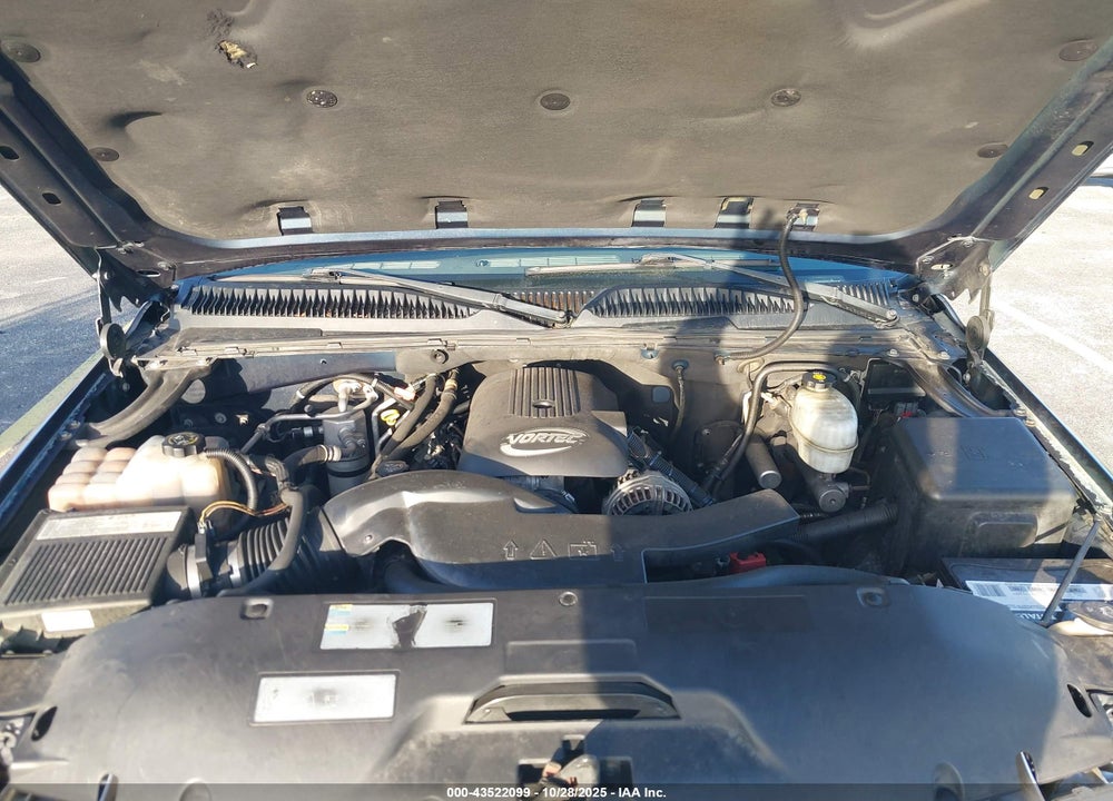 2005 CHEVROLET TAHOE LS VIN: 1GNEK13T05J184313