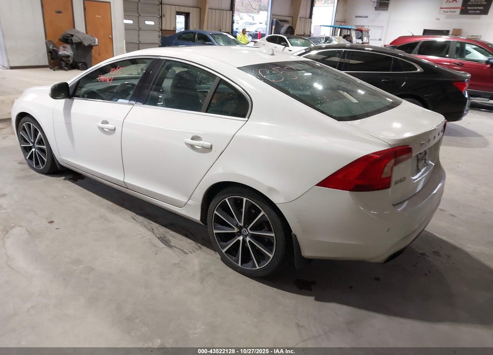 2016 VOLVO S60 T5 DRIVE-E PREMIER VIN: YV126MFKXG2410403