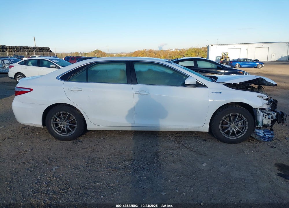 2015 TOYOTA CAMRY HYBRID LE VIN: 4T1BD1FK6FU174213