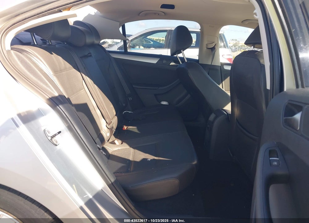 2013 VOLKSWAGEN JETTA 2.5L SE VIN: 3VWDP7AJ8DM220922