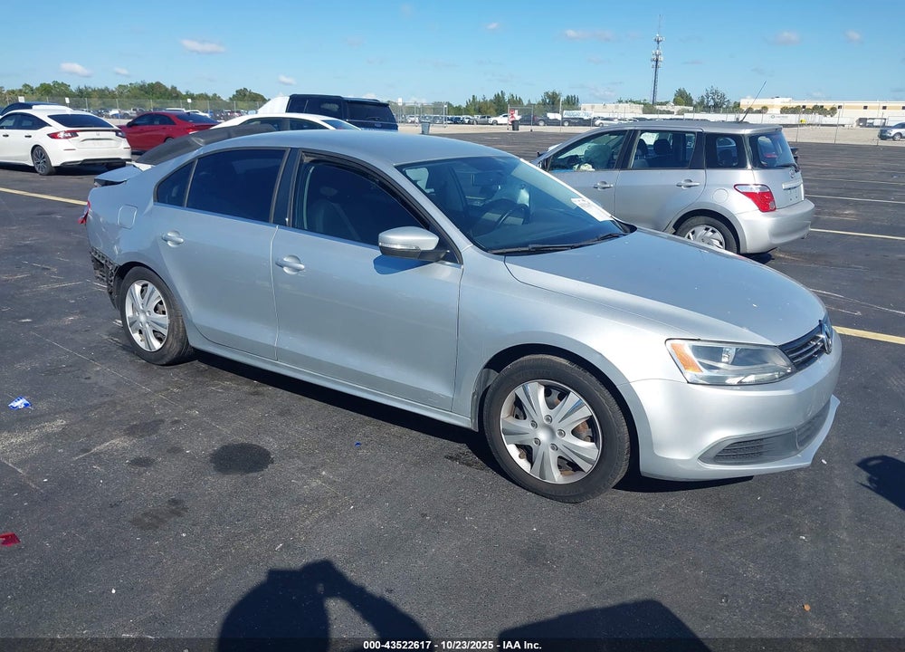 2013 VOLKSWAGEN JETTA 2.5L SE VIN: 3VWDP7AJ8DM220922