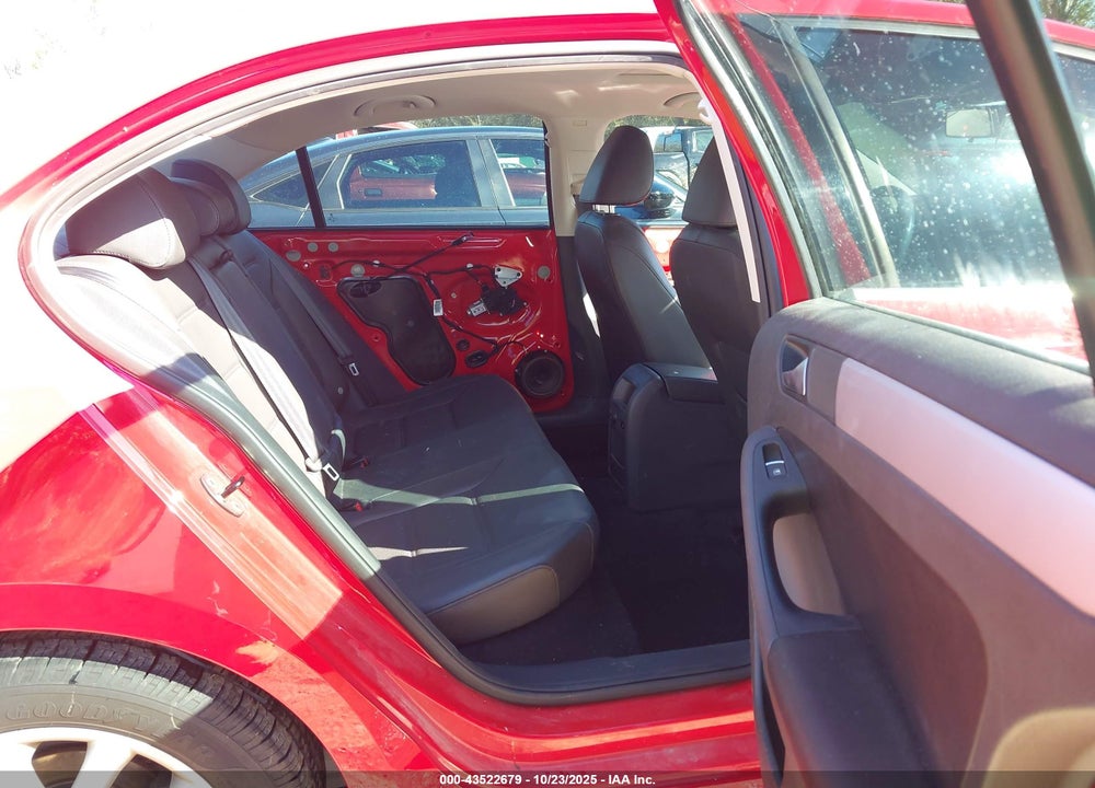 2014 VOLKSWAGEN JETTA 1.8T SE VIN: 3VWD17AJ8EM384500