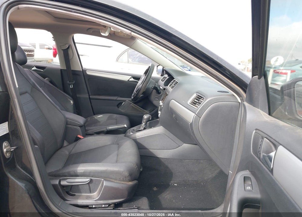 2011 VOLKSWAGEN JETTA 2.5L SEL VIN: 3VWLX7AJ3BM307538