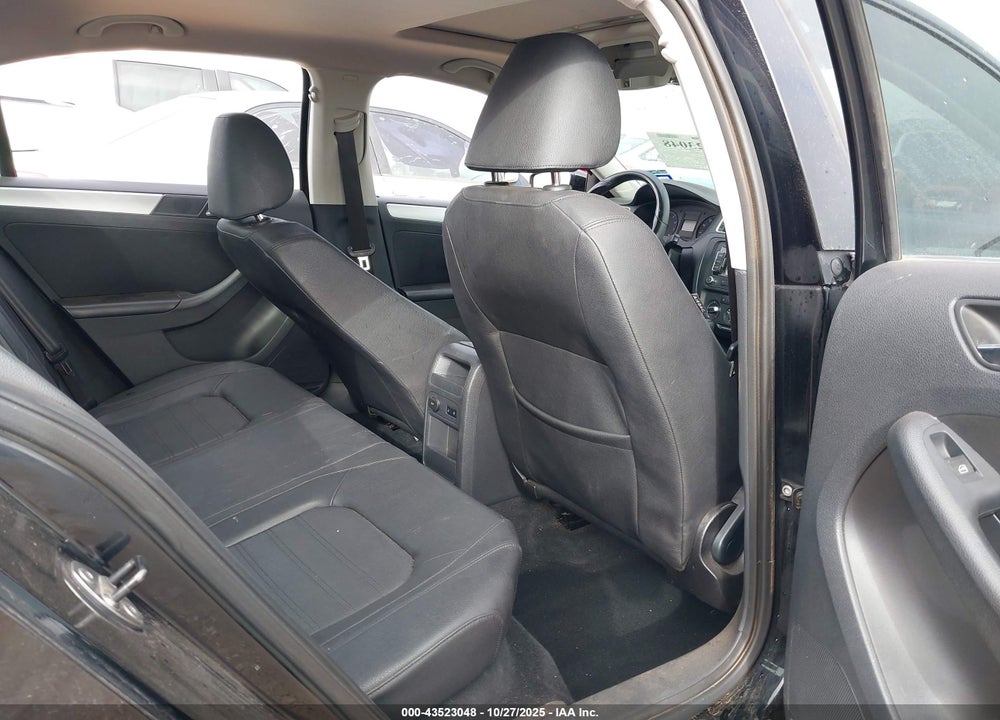 2011 VOLKSWAGEN JETTA 2.5L SEL VIN: 3VWLX7AJ3BM307538