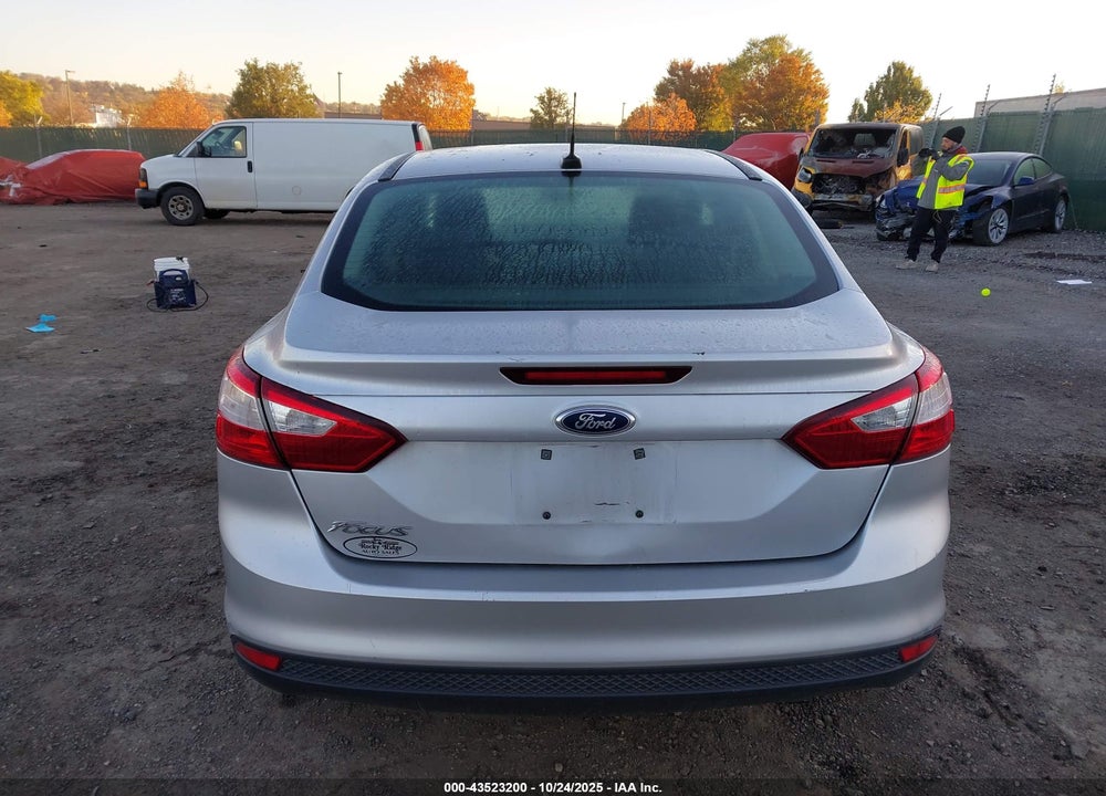 2013 FORD FOCUS VIN: 1FADP3E24DL180635