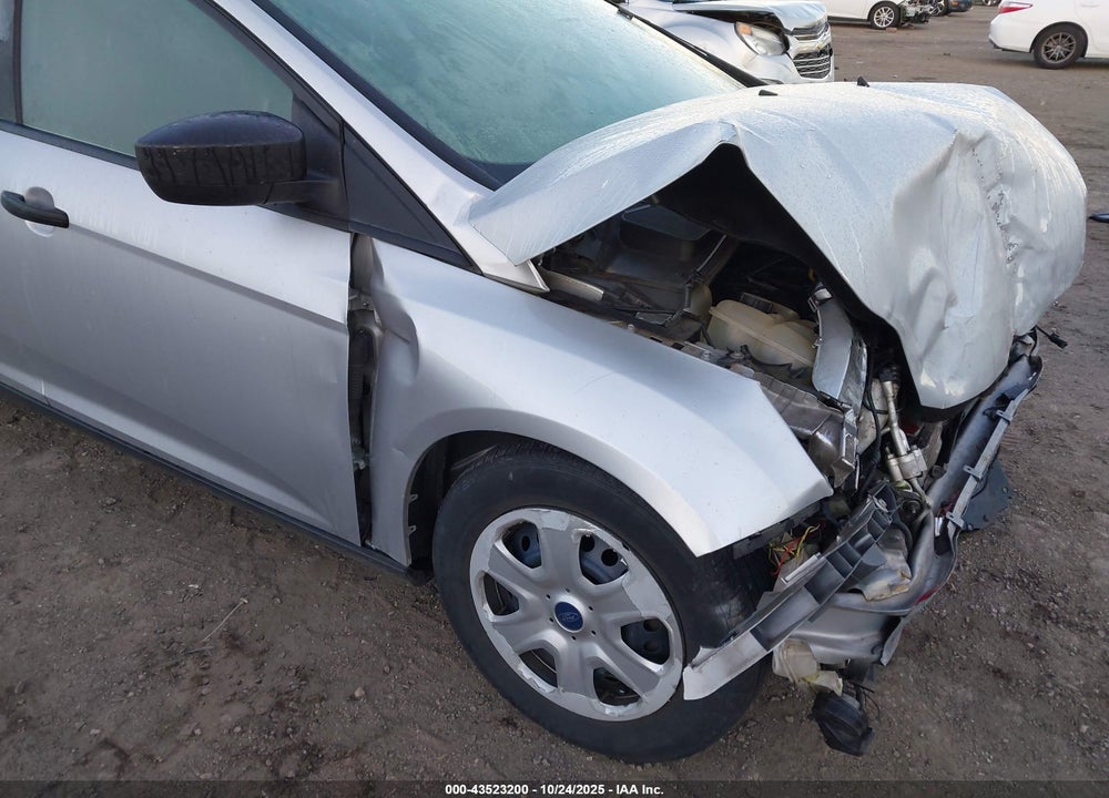 2013 FORD FOCUS VIN: 1FADP3E24DL180635