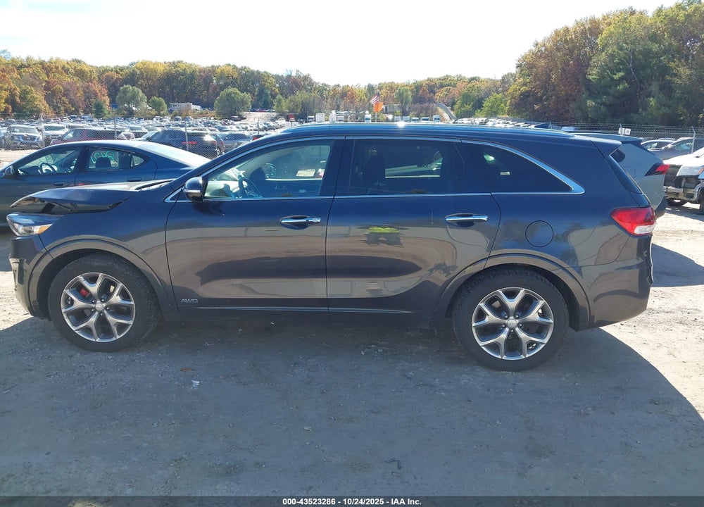 2017 KIA SORENTO 3.3L SX VIN: 5XYPKDA5XHG241578