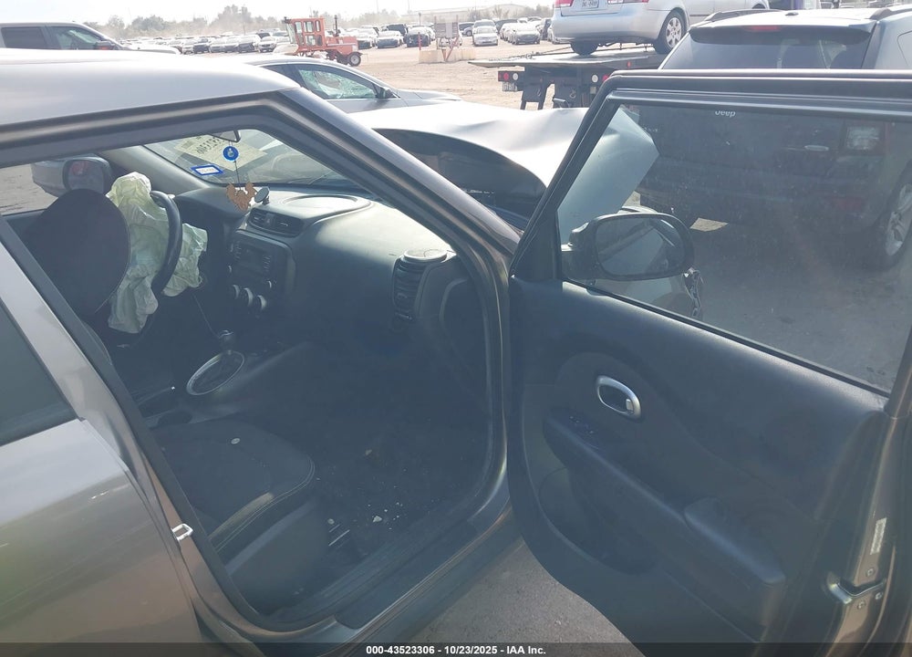 2015 KIA SOUL VIN: KNDJP3A5XF7165484