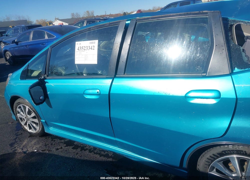 2013 HONDA FIT SPORT VIN: JHMGE8H5XDC016823