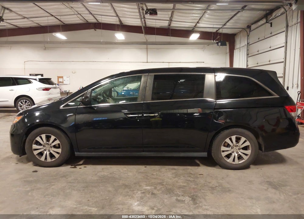2016 HONDA ODYSSEY SE VIN: 5FNRL5H38GB166627