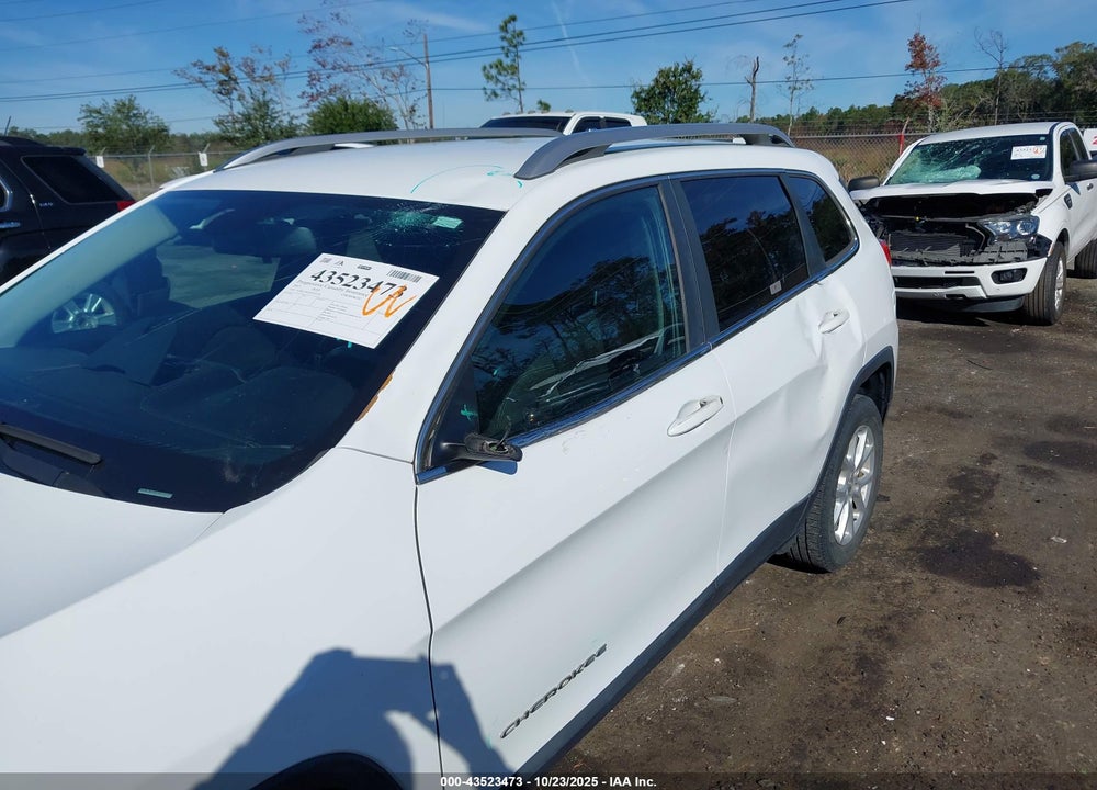 2017 JEEP CHEROKEE VIN: 1C4PJLCB3HW522138