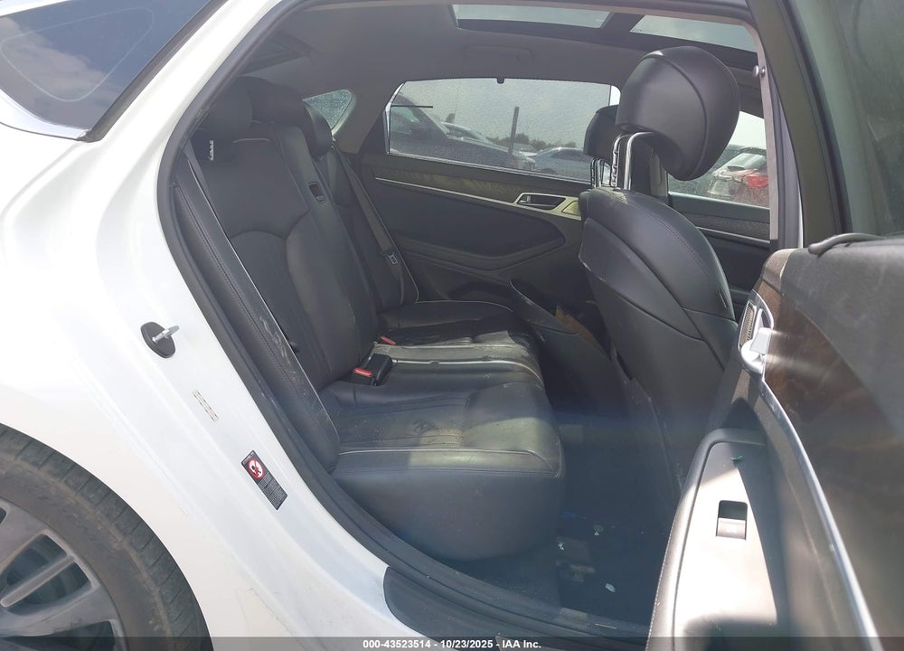 2018 HYUNDAI GENESIS VIN: KMHGN4JF5JU235090