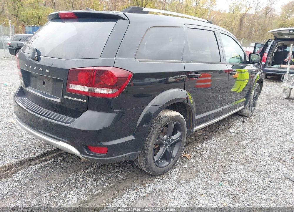 2019 DODGE JOURNEY CROSSROAD AWD VIN: 3C4PDDGG9KT774945