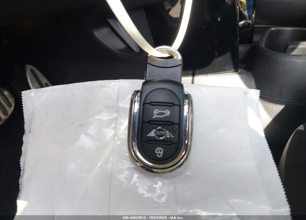 2023 MINI HARDTOP VIN: WMW73DH03P2T80111