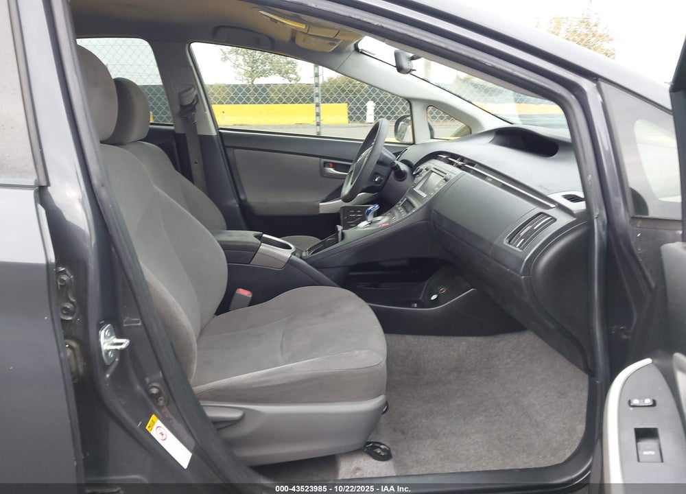 2015 TOYOTA PRIUS TWO VIN: JTDKN3DU9F0461599