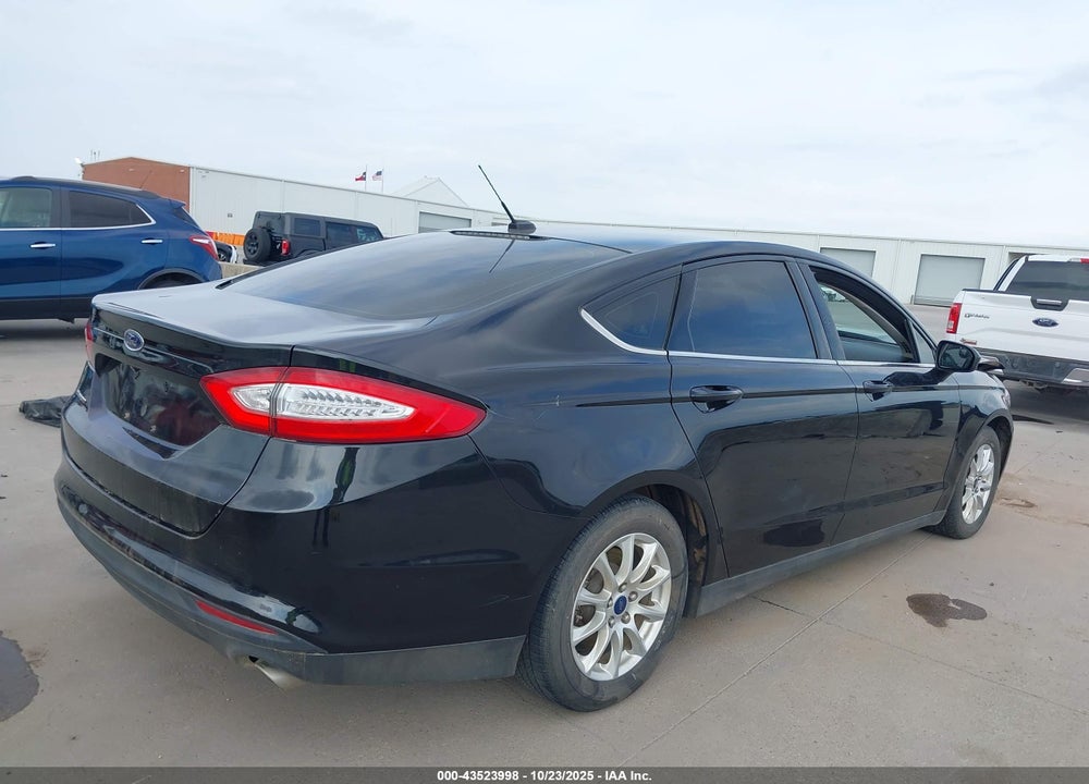2015 FORD FUSION S VIN: 3FA6P0G78FR131636