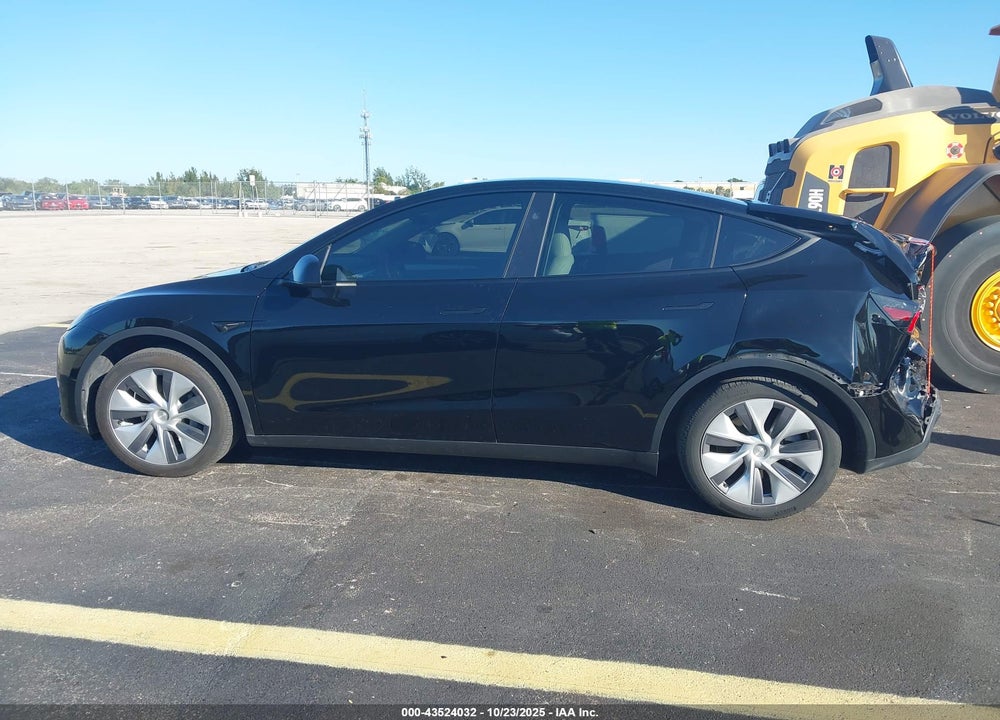 2024 TESLA MODEL Y LONG RANGE DUAL MOTOR ALL-WHEEL DRIVE VIN: 7SAYGDEEXRA276615