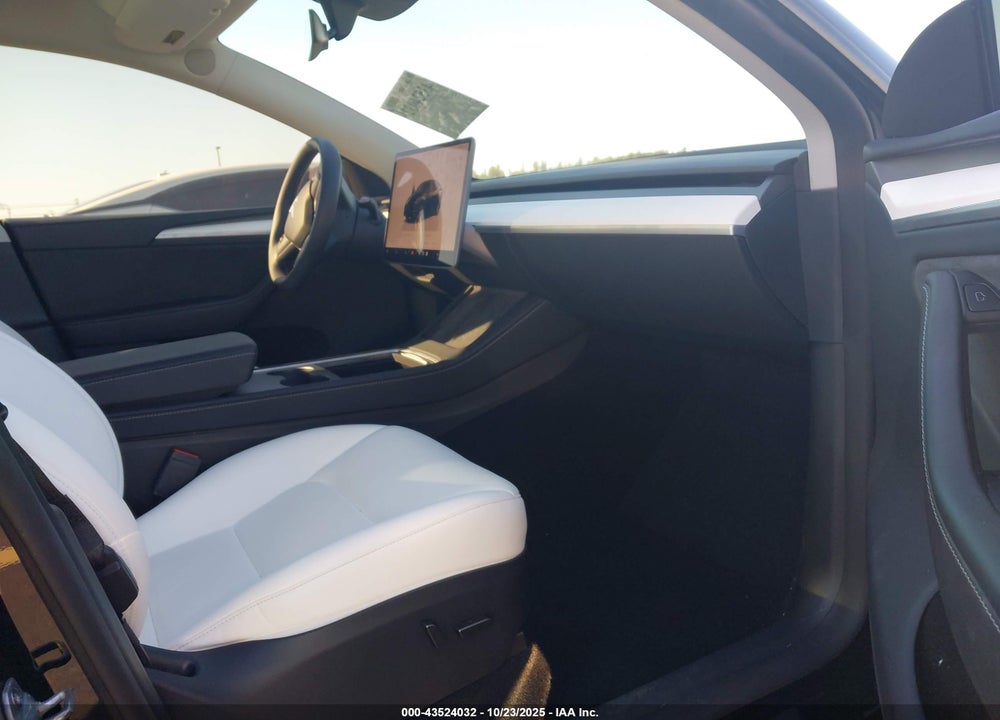 2024 TESLA MODEL Y LONG RANGE DUAL MOTOR ALL-WHEEL DRIVE VIN: 7SAYGDEEXRA276615
