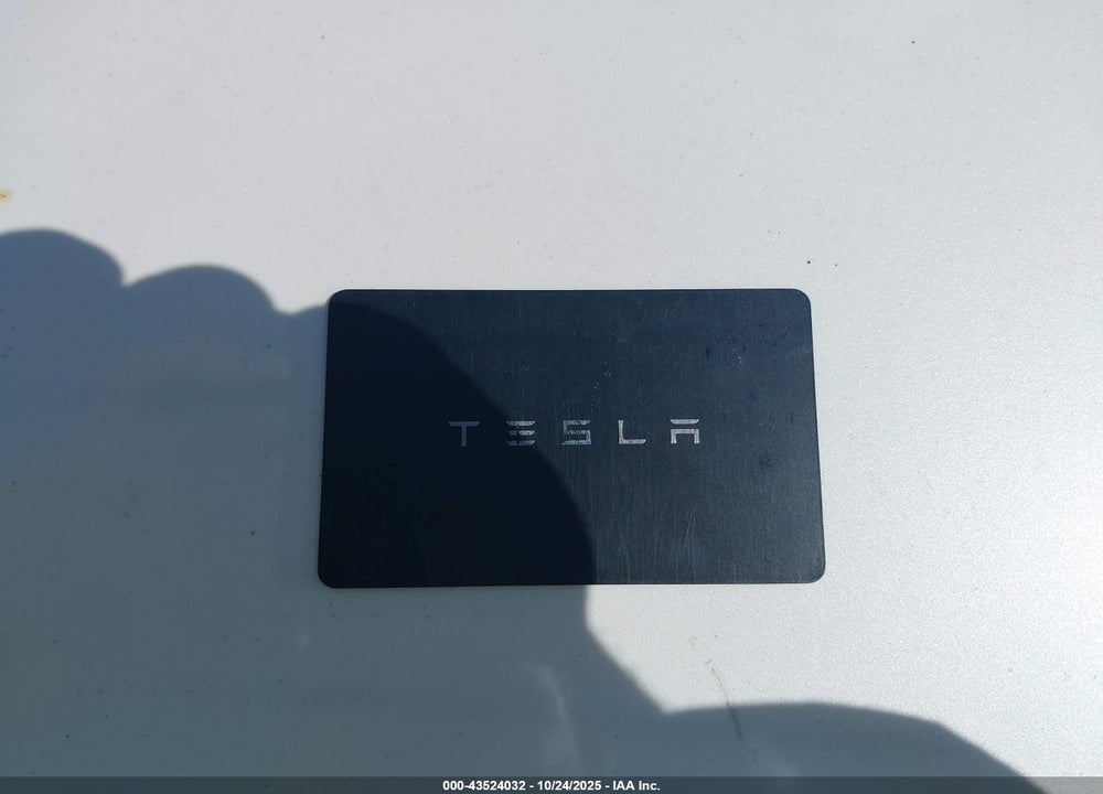 2024 TESLA MODEL Y LONG RANGE DUAL MOTOR ALL-WHEEL DRIVE VIN: 7SAYGDEEXRA276615