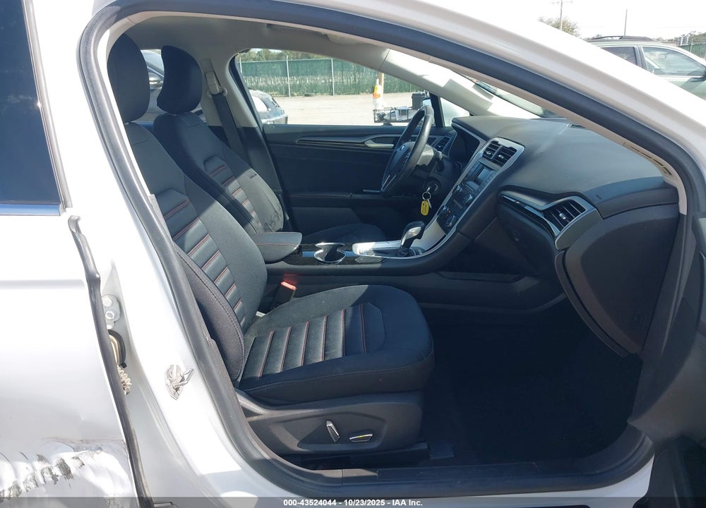 2016 FORD FUSION SE VIN: 3FA6P0HD3GR292613