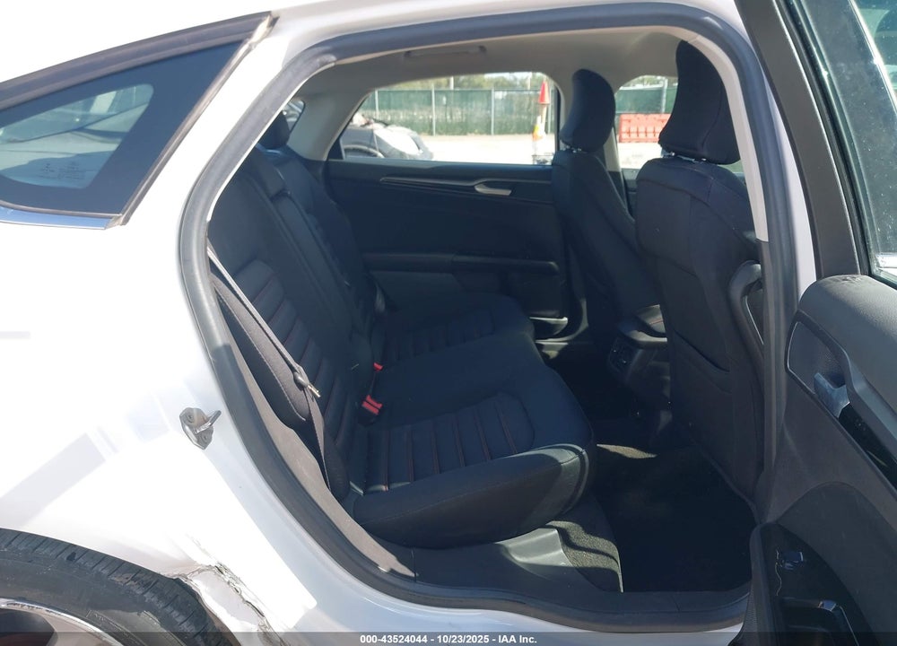 2016 FORD FUSION SE VIN: 3FA6P0HD3GR292613